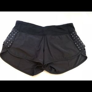 Lululemon black polka dot running shorts size 4